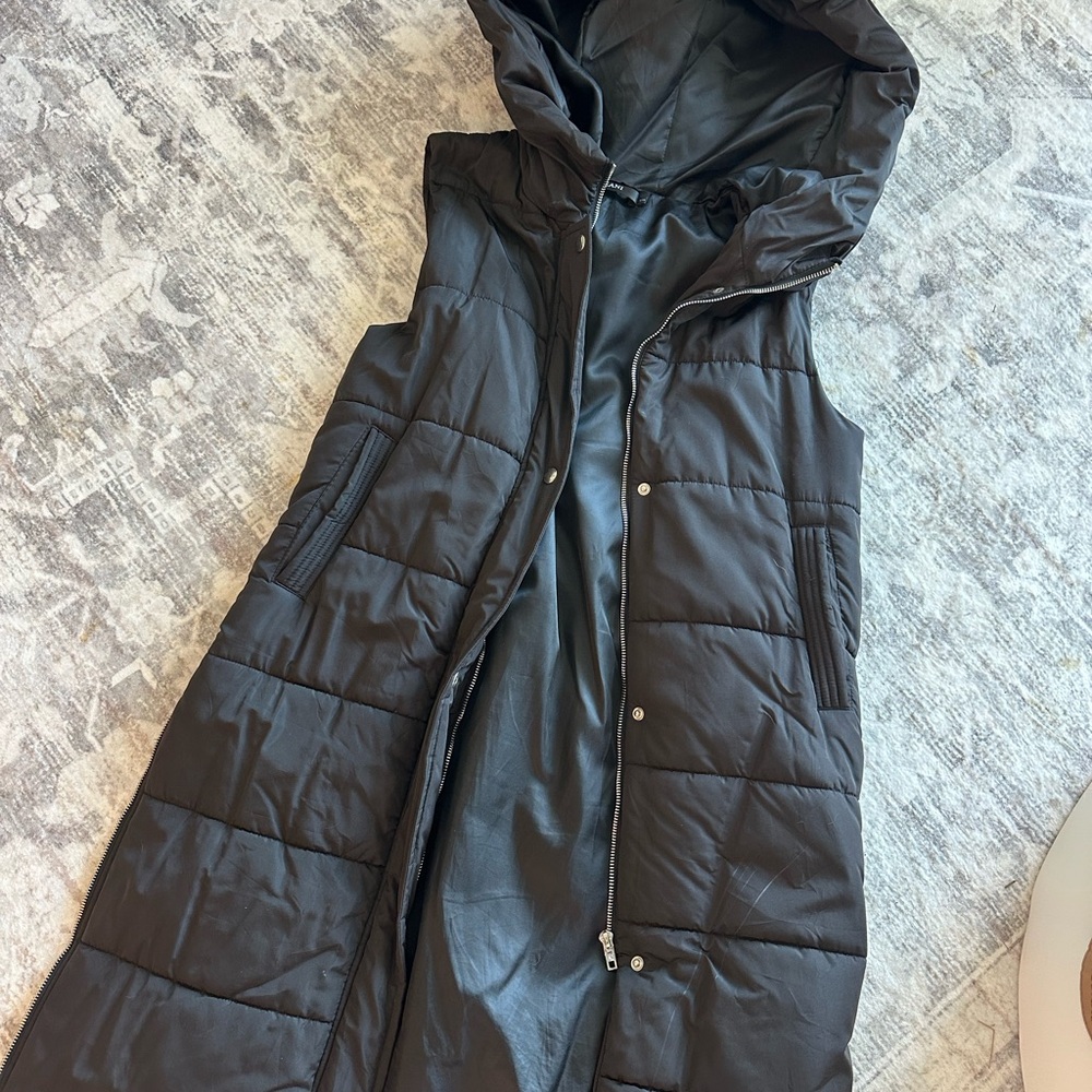Women's Black Hooded Puffer Coat